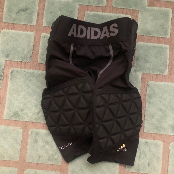 Boys Size S Adidas Football Padding - Picture 6 of 6
